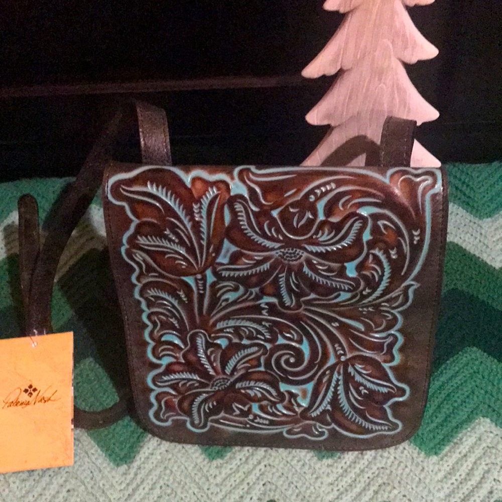 Beautiful Tooled Patricia Nash leather purse new with tags attached!